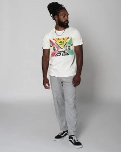 Muhammad Ali / Joe Frazier Ali Vs Frazier 1975 Vintage White Tee SPORT AND ICON 14 Muhammad Ali / Joe Frazier Ali Vs Frazier 1975 Vintage White Tee SPORT AND ICON