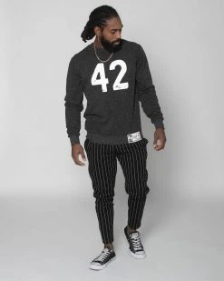 Jackie Robinson 42 Black Sweatshirt SPORT AND ICON 17 Jackie Robinson 42 Black Sweatshirt SPORT AND ICON