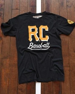 SPORT AND ICON Roberto Clemente Baseball Black Tee
